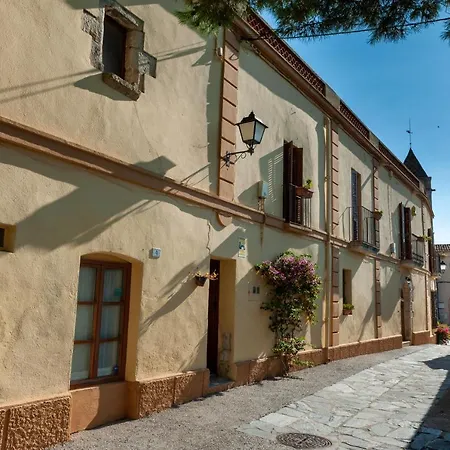 Cal Mestre Guest house *