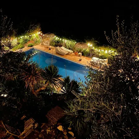 Cal Mestre Guest house *
